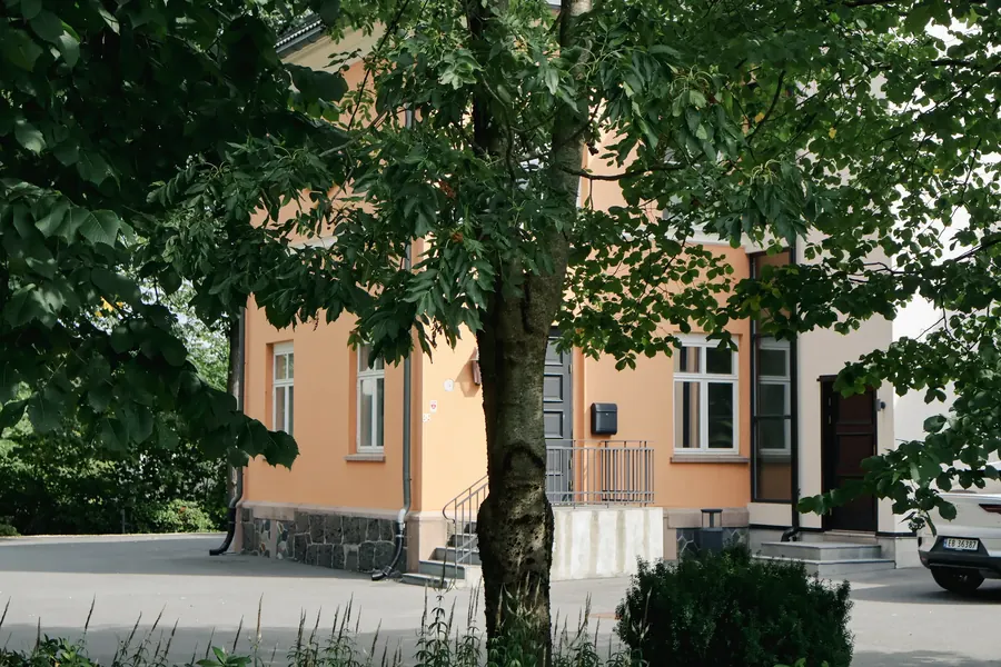 The façade