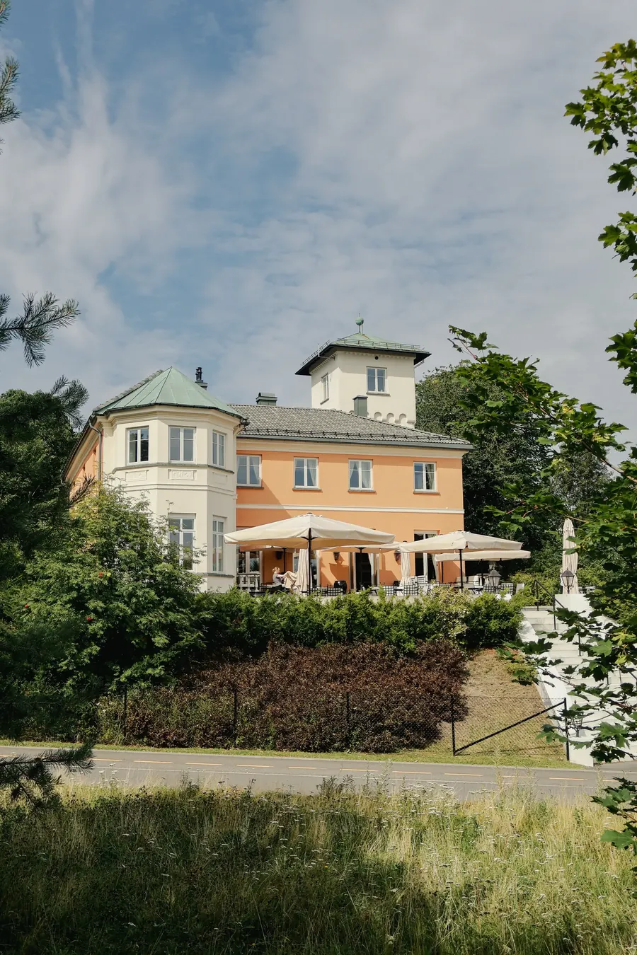 The façade