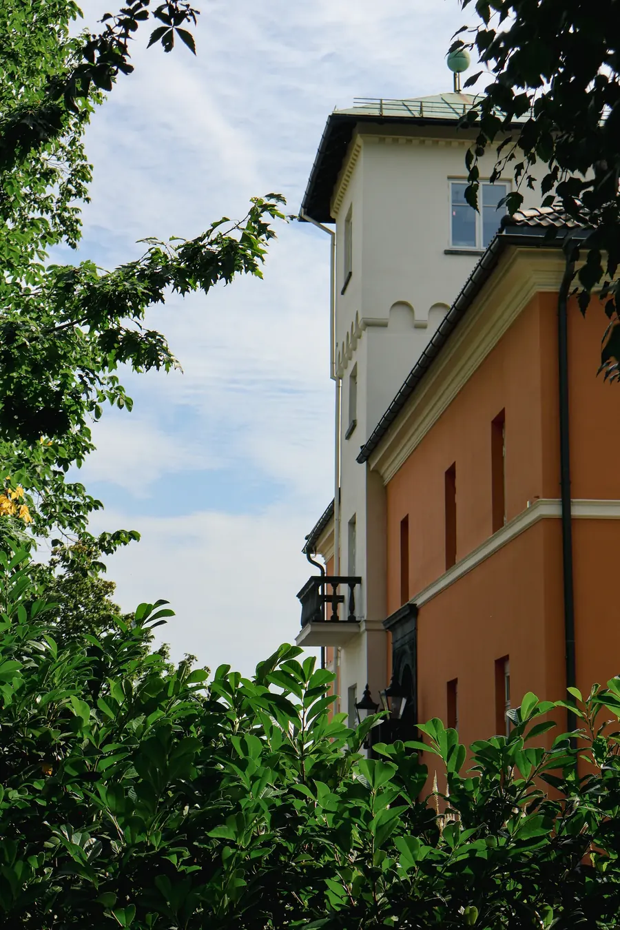 The façade