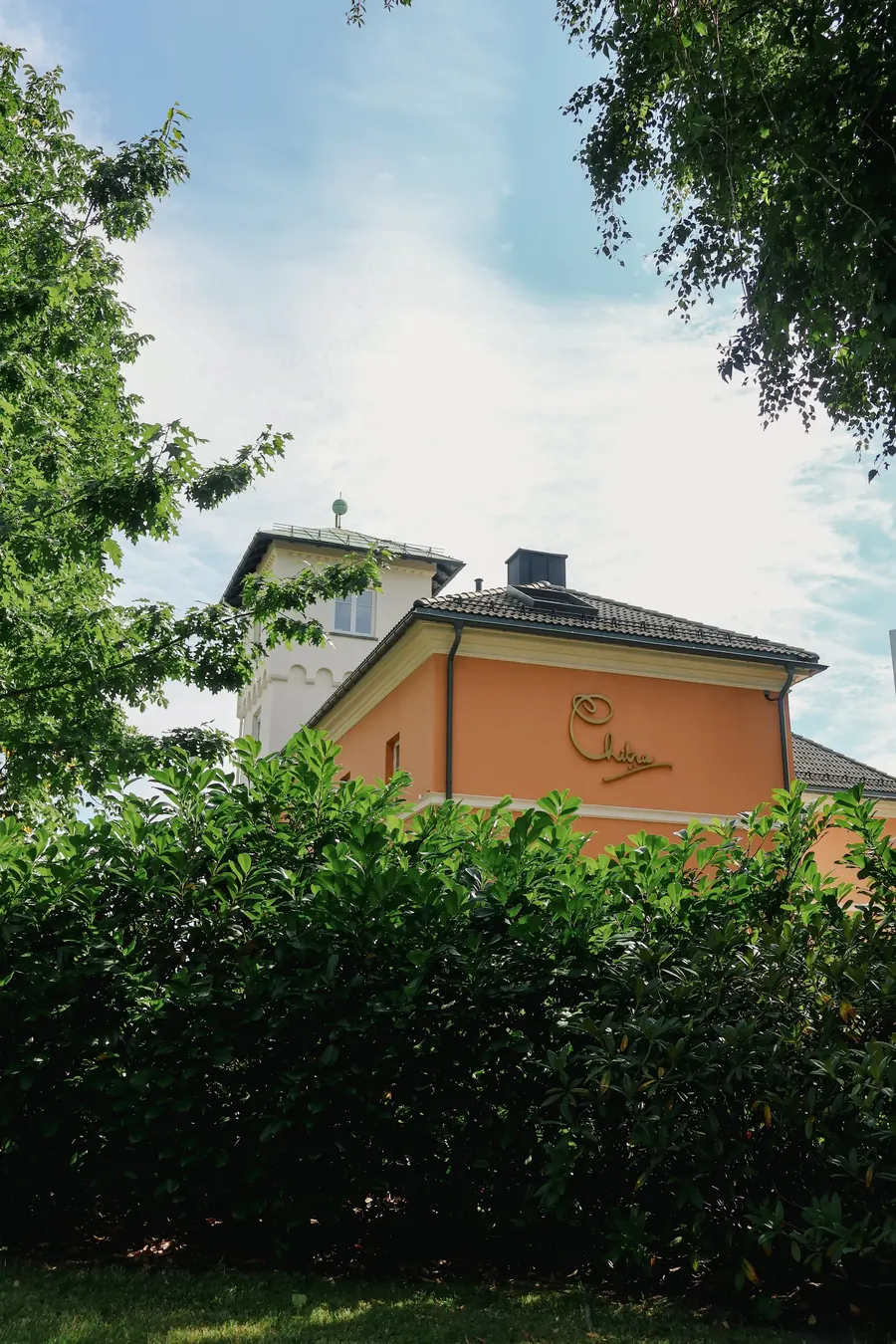 The façade