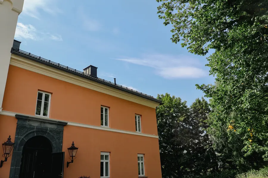 The façade