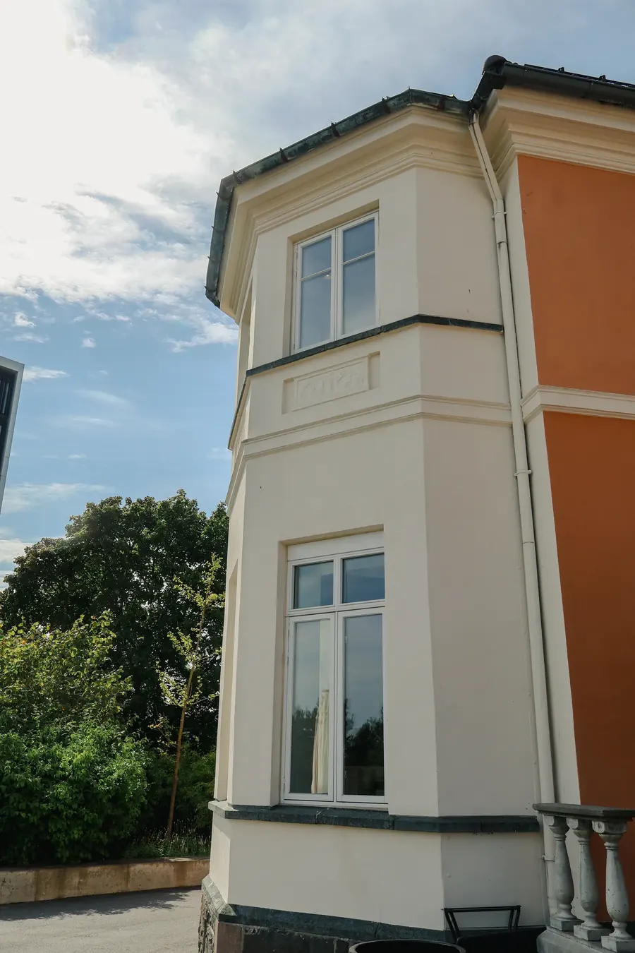 The façade