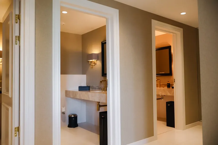The cloakroom on the ground floor