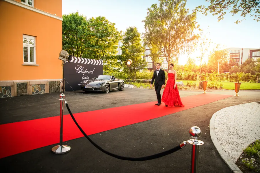 Arriving on the red carpet
