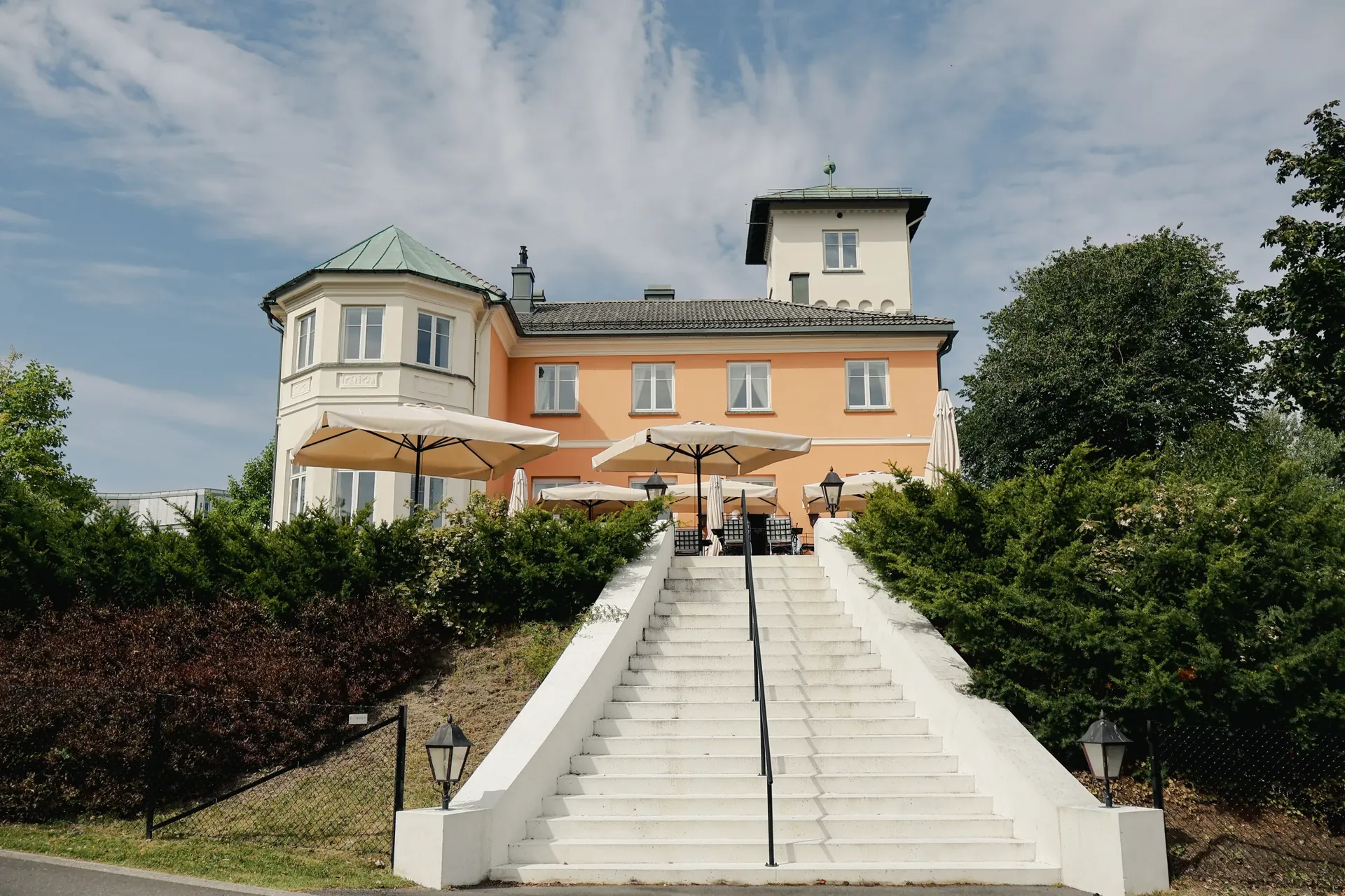 Chitra House på toppen av hagetrappen